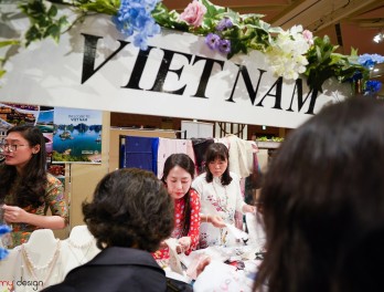 Công chúa Nhật Bản - Hanako đến thăm Tân Mỹ Design trong hội chợ ALFS 2018 tại Tokyo (18/4/2018)